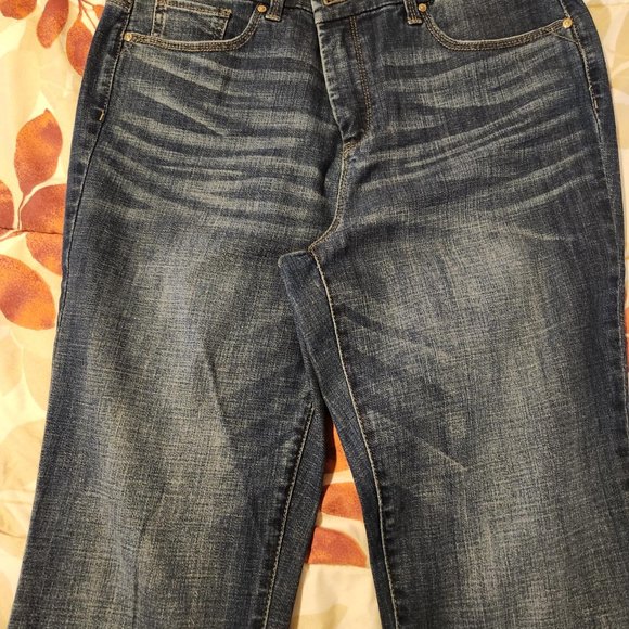 Chico's So Slimming Faux-Pearl Embroidered Ankle Jeans | Size 0.5R (Sz 6) - Picture 6 of 7